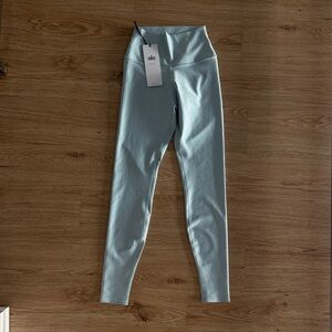 Alo Yoga High-Waist Airlift Legging in Chalk Blue size XS- worn once